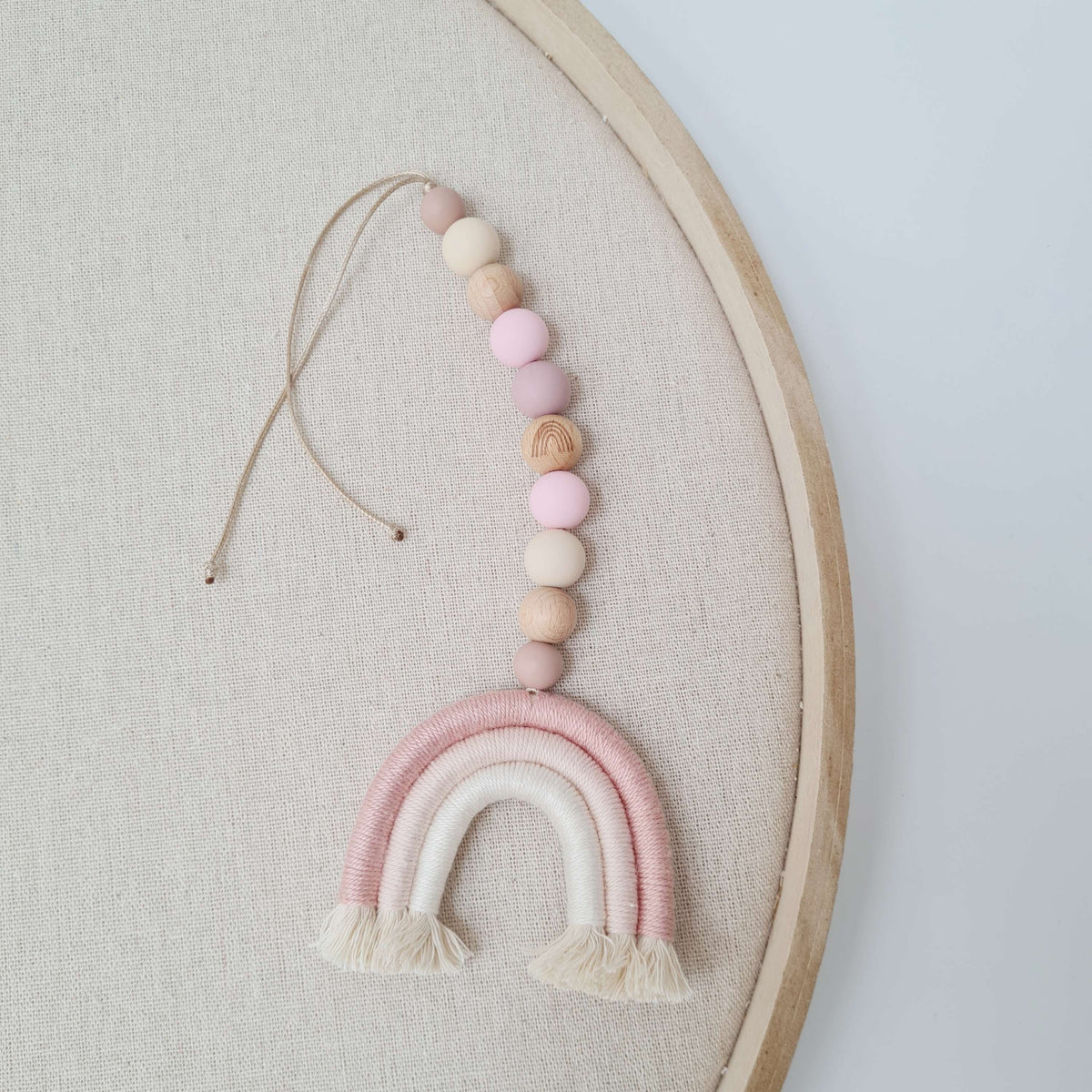 Wagenkette längs "Regenbogen Blush"