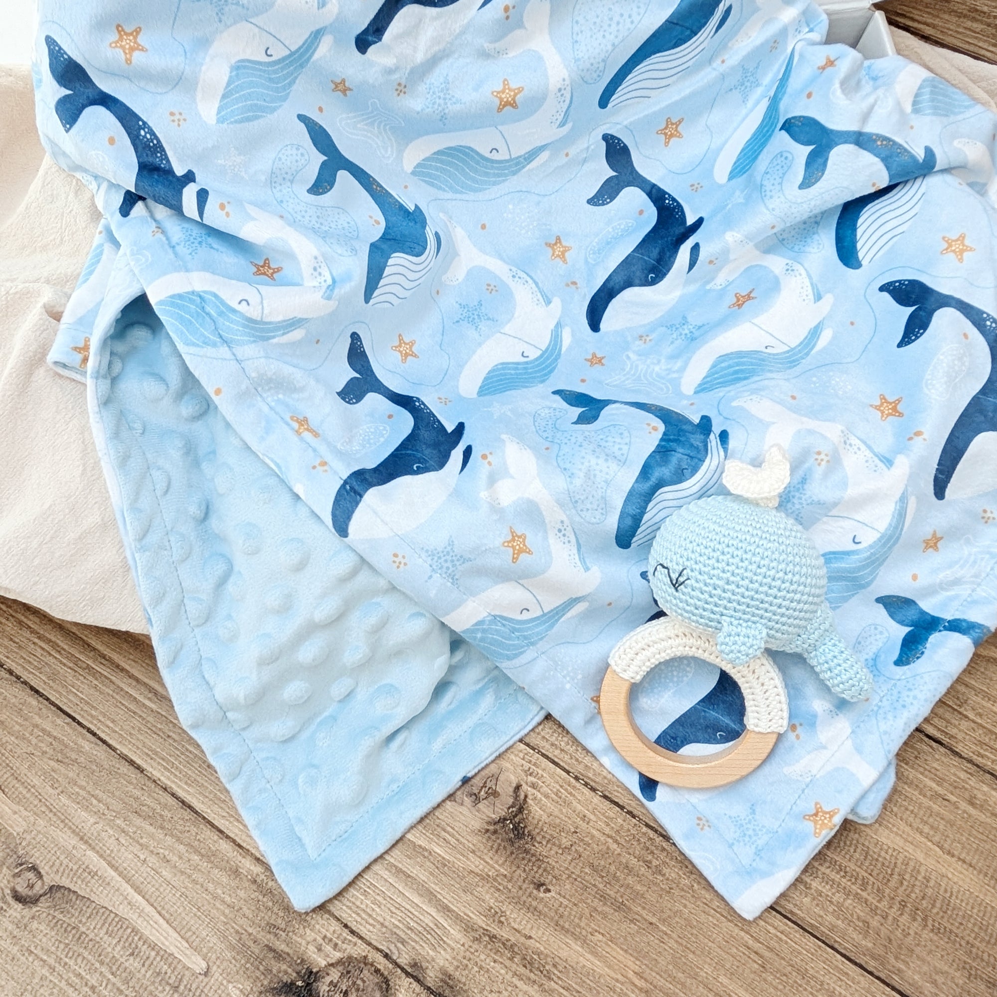 Coffret cadeau "Baleine avec couverture" dans son emballage cadeau