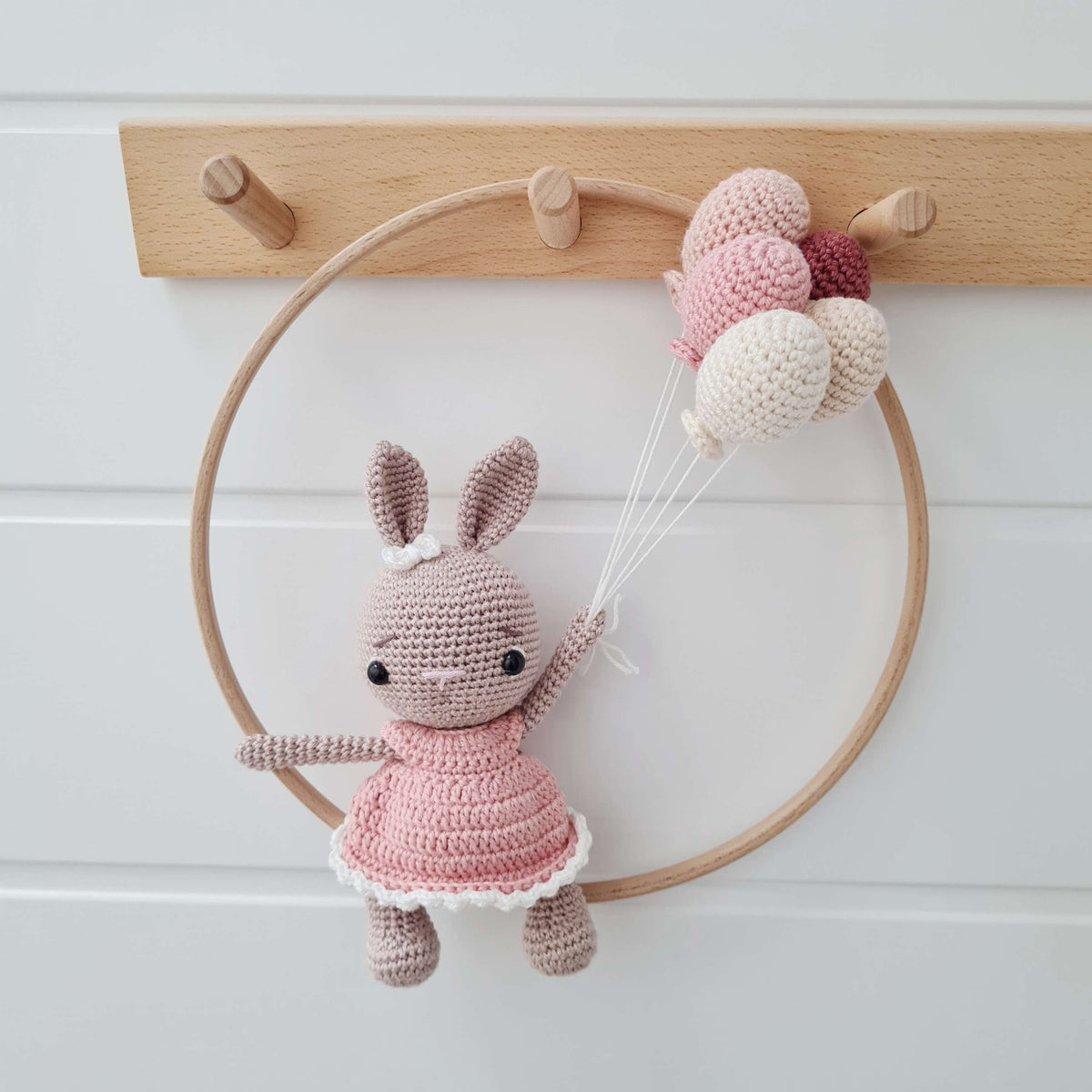 Personalized wall decor with name: Bunny with dress