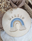 Couleurs au choix : Plaque en bois avec arc-en-ciel et nom en lettres de bois