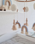 Mobile "Soft Blue" avec trois arcs-en-ciel, pompons et glands