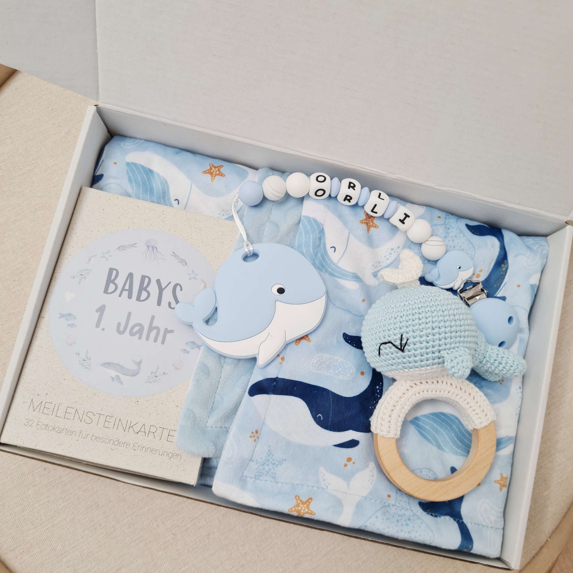 Coffret cadeau "Baleine avec couverture" dans son emballage cadeau