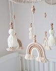 Mobile "Boho" avec trois arcs-en-ciel et pompons